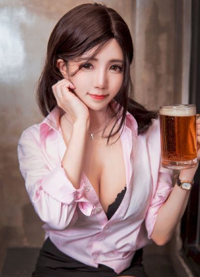 戴着面具跳舞