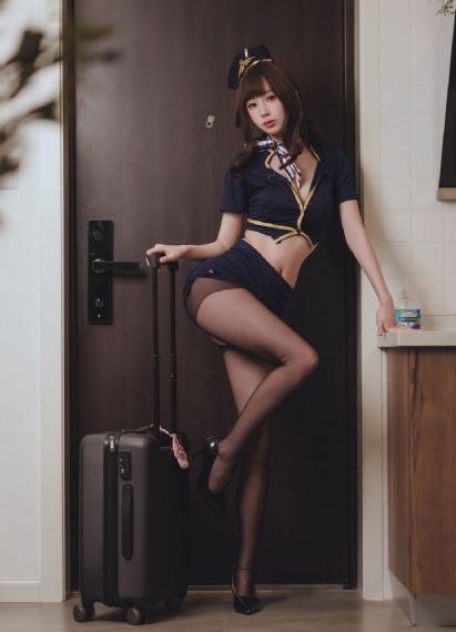 一脸嫌弃的给你看胖次